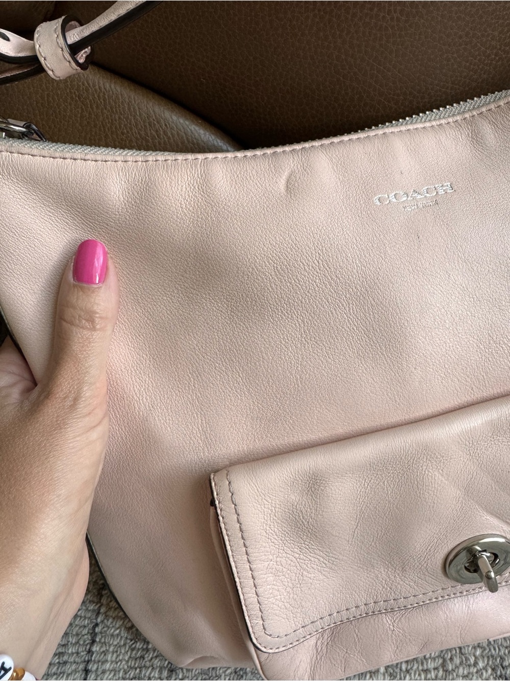 Coach Legacy Courtenay Hobo in blush pink - Picture 2 of 8